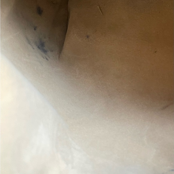 Louis Vuitton - Picture 13 of 16